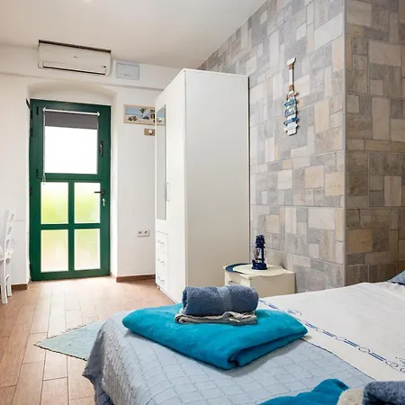 Apartman Aparrtment Terra- Combine Beach&old Town